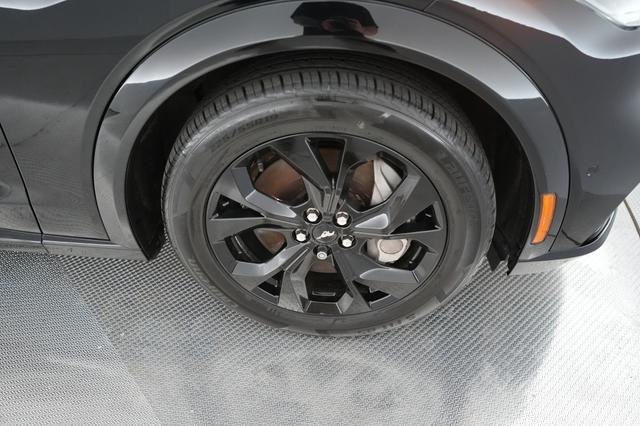 2023 Ford Mustang Mach-E — photo 7 of 22