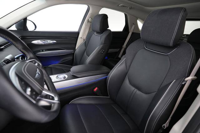 2023 Genesis Electrified GV70 — photo 3 of 22