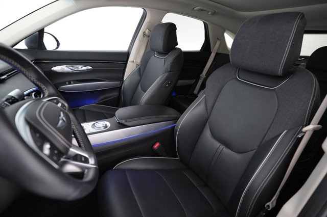 2023 Genesis Electrified GV70 — photo 3 of 22