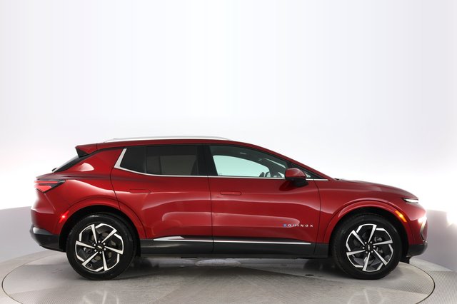 2024 Chevrolet Equinox EV — photo 10 of 21
