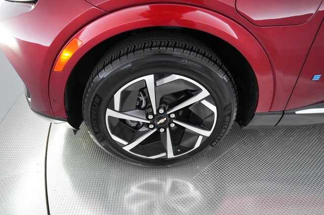 2024 Chevrolet Equinox EV — photo 13 of 21