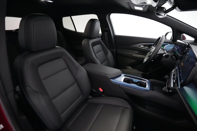 2024 Chevrolet Equinox EV — photo 16 of 21