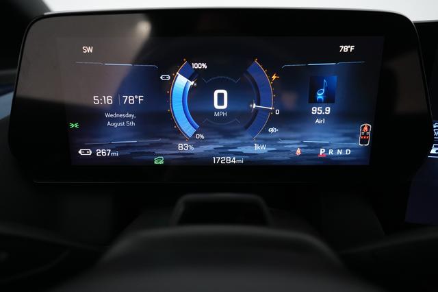2024 Chevrolet Equinox EV — photo 5 of 21