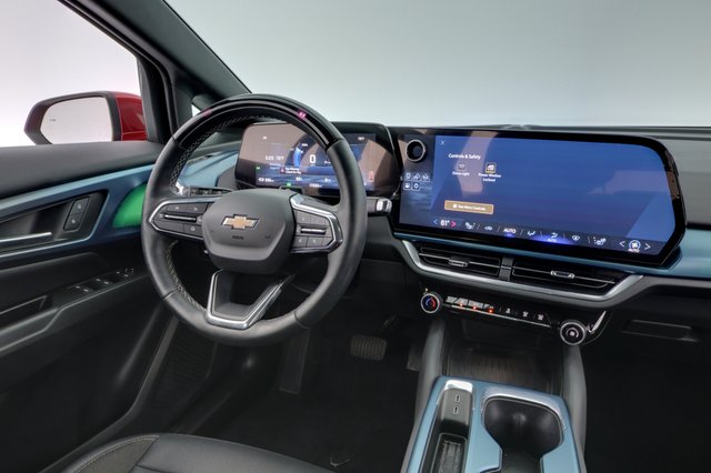 2024 Chevrolet Equinox EV — photo 18 of 21
