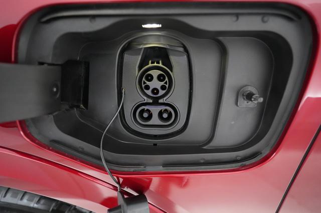 2024 Chevrolet Equinox EV — photo 8 of 21