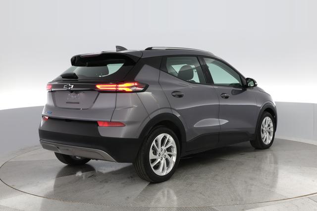 2022 Chevrolet Bolt EUV — photo 2 of 20