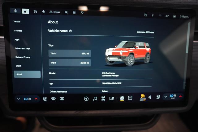 2024 Rivian R1S — photo 5 of 24