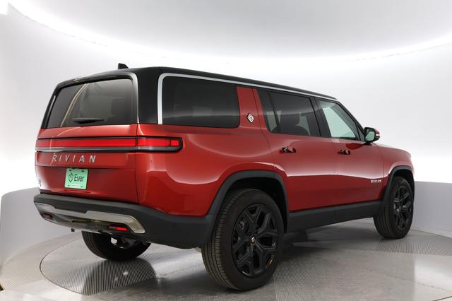 2024 Rivian R1S — photo 2 of 24