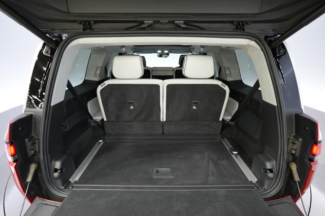 2024 Rivian R1S — photo 6 of 24