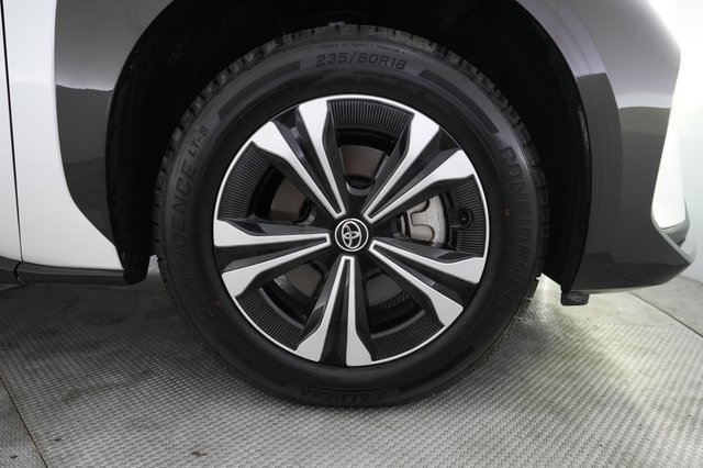 2023 Toyota bZ4X — photo 16 of 25