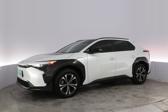 2023 Toyota bZ4X — photo 14 of 25