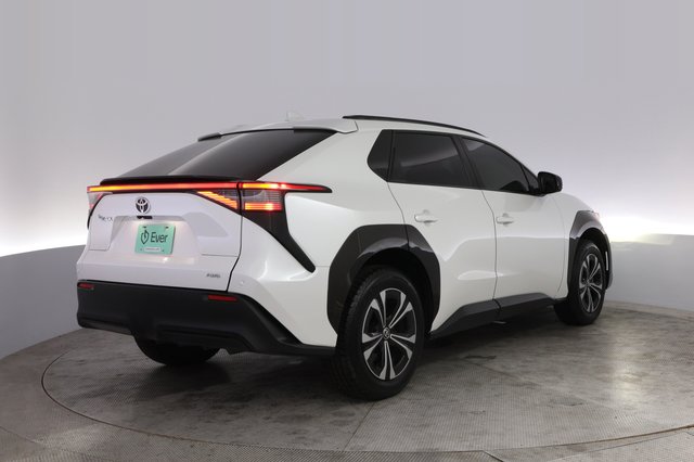 2023 Toyota bZ4X — photo 2 of 25
