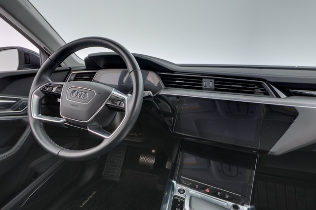 2024 Audi Q8 e-tron — photo 18 of 22
