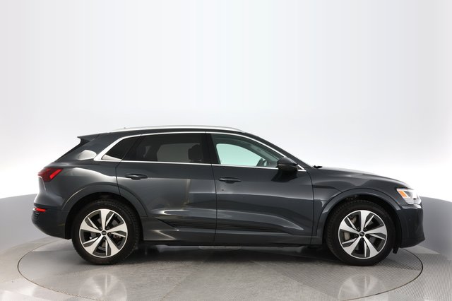 2024 Audi Q8 e-tron — photo 10 of 22