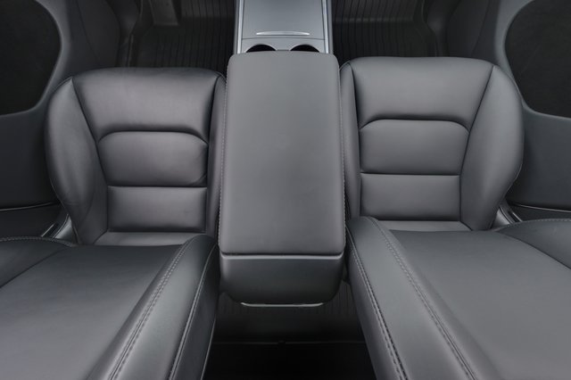 2024 Tesla Model Y — photo 22 of 32