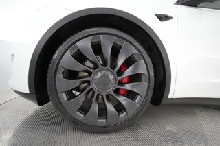 2024 Tesla Model Y — photo 7 of 33