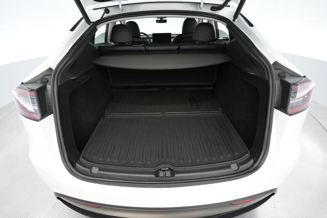 2024 Tesla Model Y — photo 6 of 32