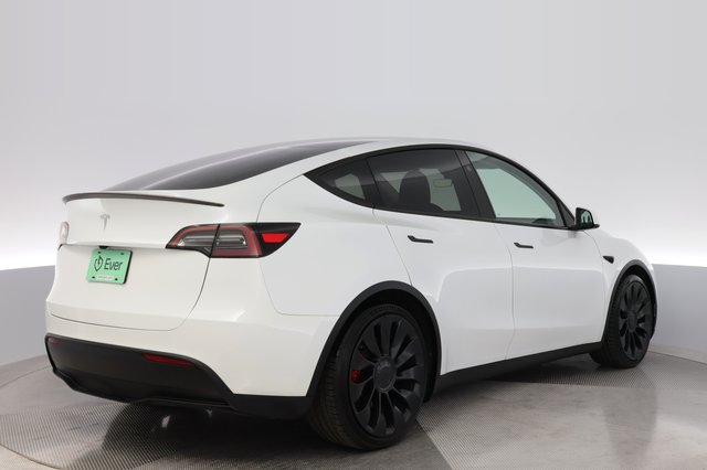 2024 Tesla Model Y — photo 2 of 32