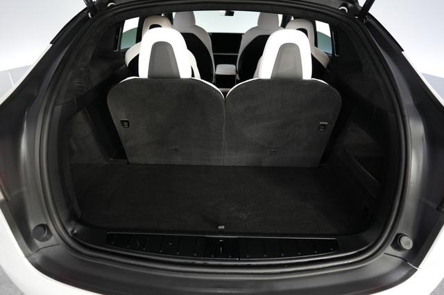 2022 Tesla Model X — photo 6 of 26
