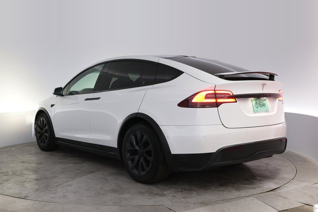 2022 Tesla Model X — photo 13 of 26