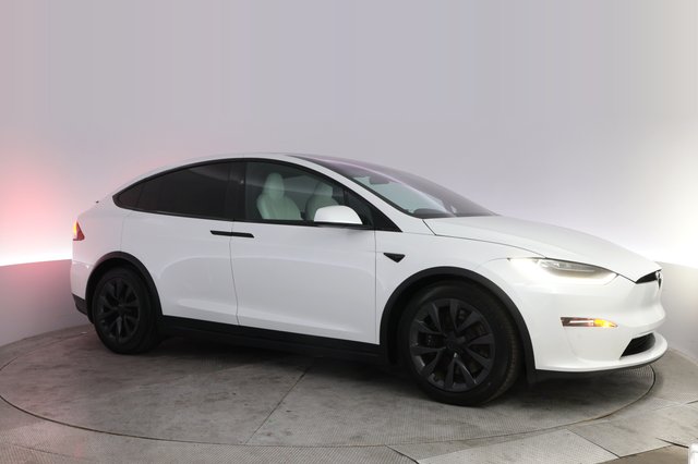 2022 Tesla Model X — photo 11 of 26