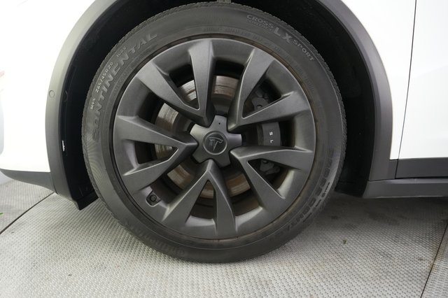 2022 Tesla Model X — photo 15 of 26