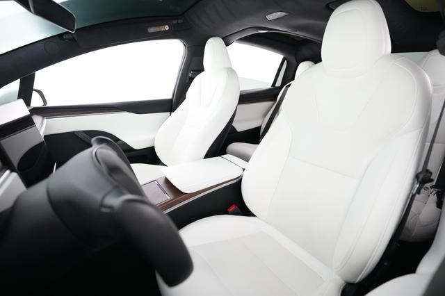 2022 Tesla Model X — photo 3 of 26
