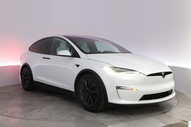 2022 Tesla Model X — photo 10 of 26