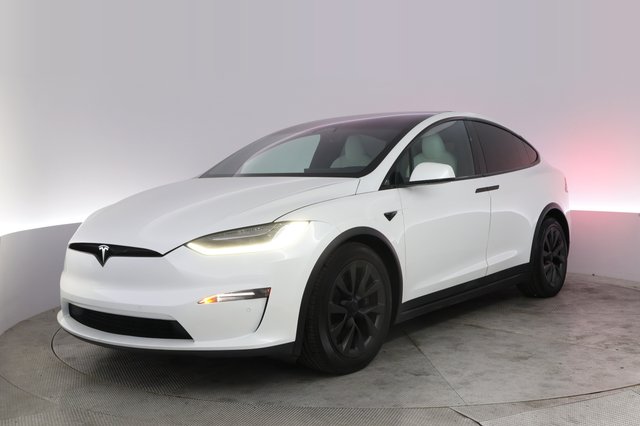 2022 Tesla Model X — VIN 7SAXCBE52NF328635