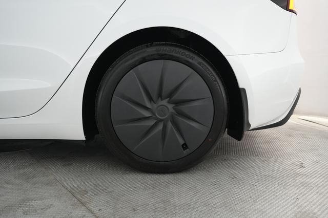 2026 Tesla Model 3 — photo 7 of 21