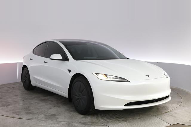 2026 Tesla Model 3 — photo 10 of 21