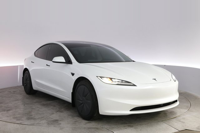 2026 Tesla Model 3 — photo 10 of 21