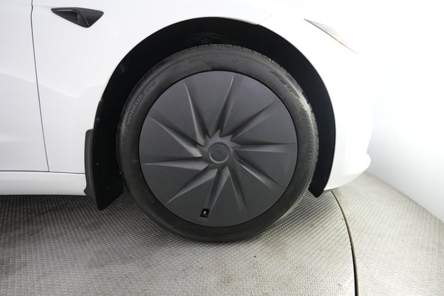 2026 Tesla Model 3 — photo 16 of 21