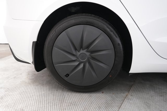 2026 Tesla Model 3 — photo 17 of 21