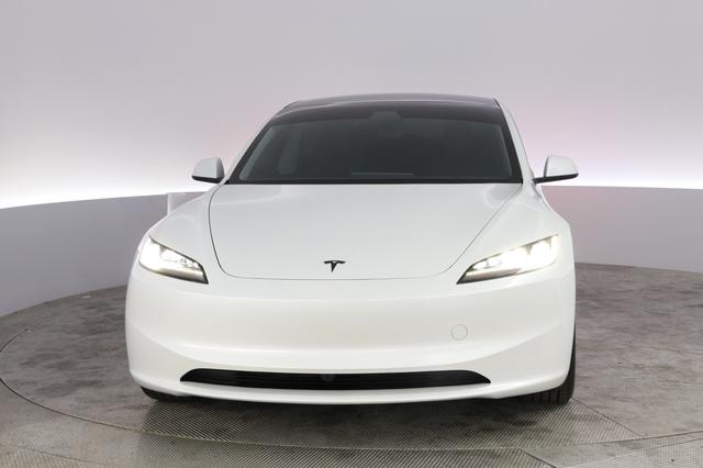 2026 Tesla Model 3 — photo 9 of 21