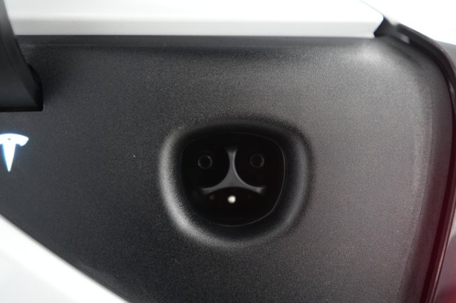 2026 Tesla Model 3 — photo 8 of 21