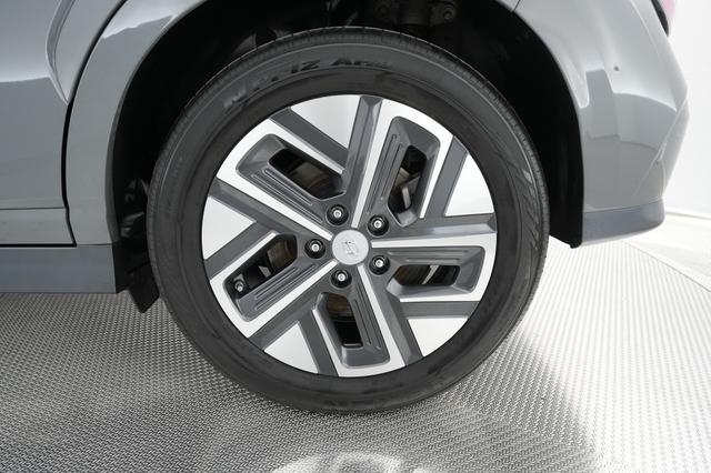 2022 Hyundai Kona — photo 10 of 22