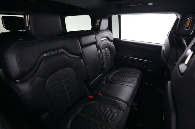 2023 Rivian R1S — photo 4 of 33