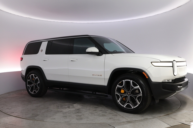 2023 Rivian R1S