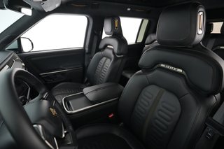2023 Rivian R1S — photo 3 of 33