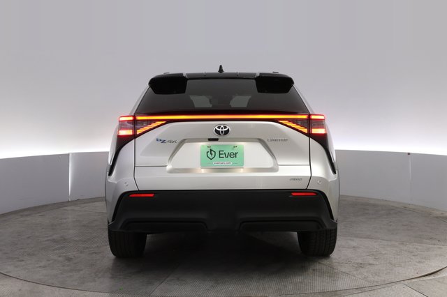 2023 Toyota bZ4X — photo 12 of 23