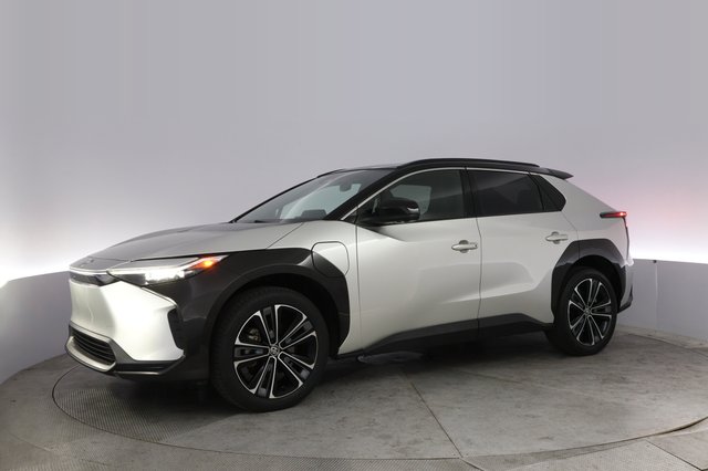 2023 Toyota bZ4X — photo 14 of 23