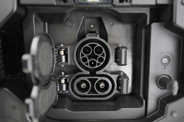 2023 Toyota bZ4X — photo 8 of 23