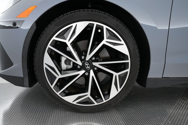 2025 Hyundai IONIQ 6 — photo 13 of 21