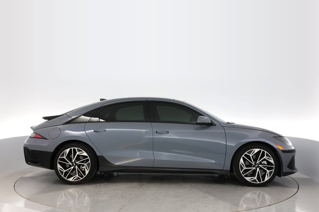 2025 Hyundai IONIQ 6 — photo 10 of 21
