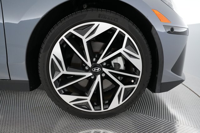2025 Hyundai IONIQ 6 — photo 14 of 21