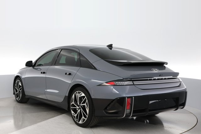 2025 Hyundai IONIQ 6 — photo 11 of 21