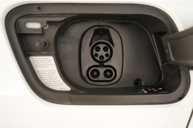 2023 Audi Q4 e-tron — photo 8 of 20