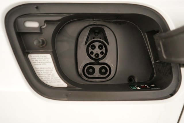 2023 Audi Q4 e-tron — photo 8 of 20
