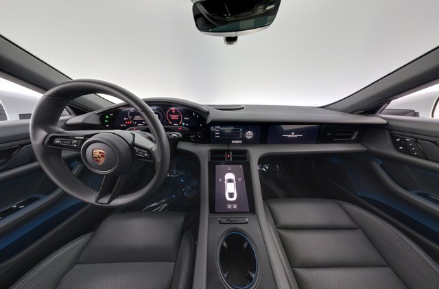 2023 Porsche Taycan — photo 21 of 27